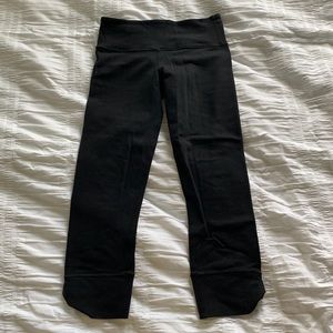 Lululemon black crop leggings